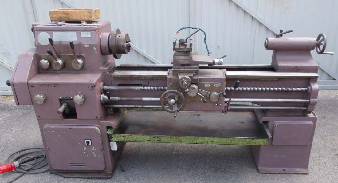 Фото токарно-гвинторізного верстата TUE-40 Фото токарно-гвинторізного верстата TUE-40